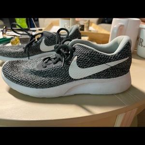 Black/grey Nikes